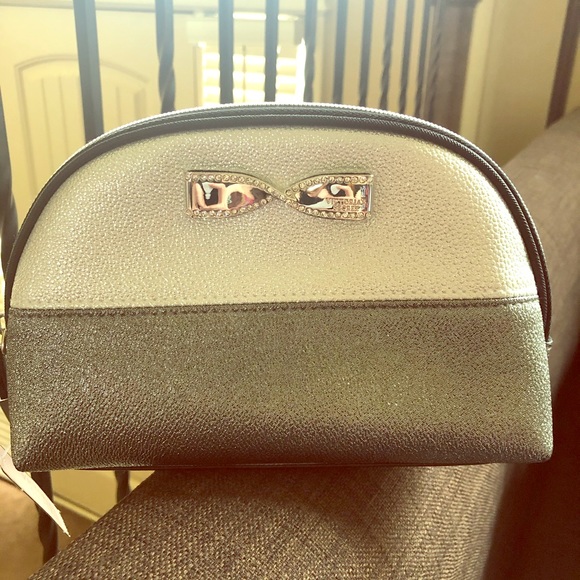 VS Metallic Silver Makeup Bag - Picture 1 of 5